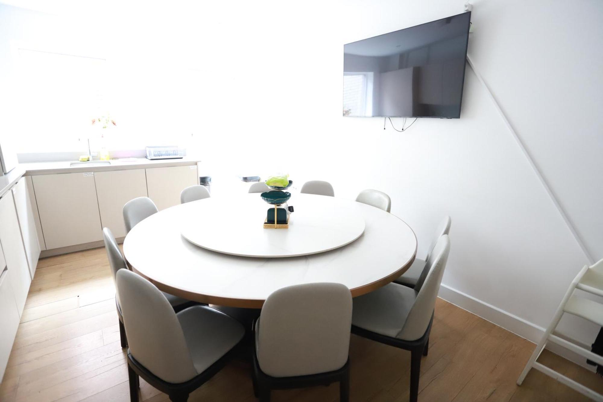 Spacious 3-Story Retreat With Rooftop Terrace And Modern Amenities 伦敦 外观 照片